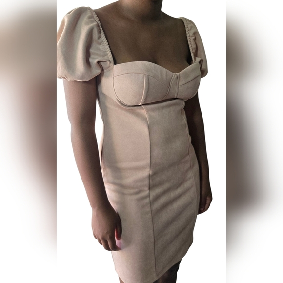 HauteMonde Elegant Puff Sleeve Mini Sweetheart Neckline Dress in Blush- Medium - Picture 8 of 8